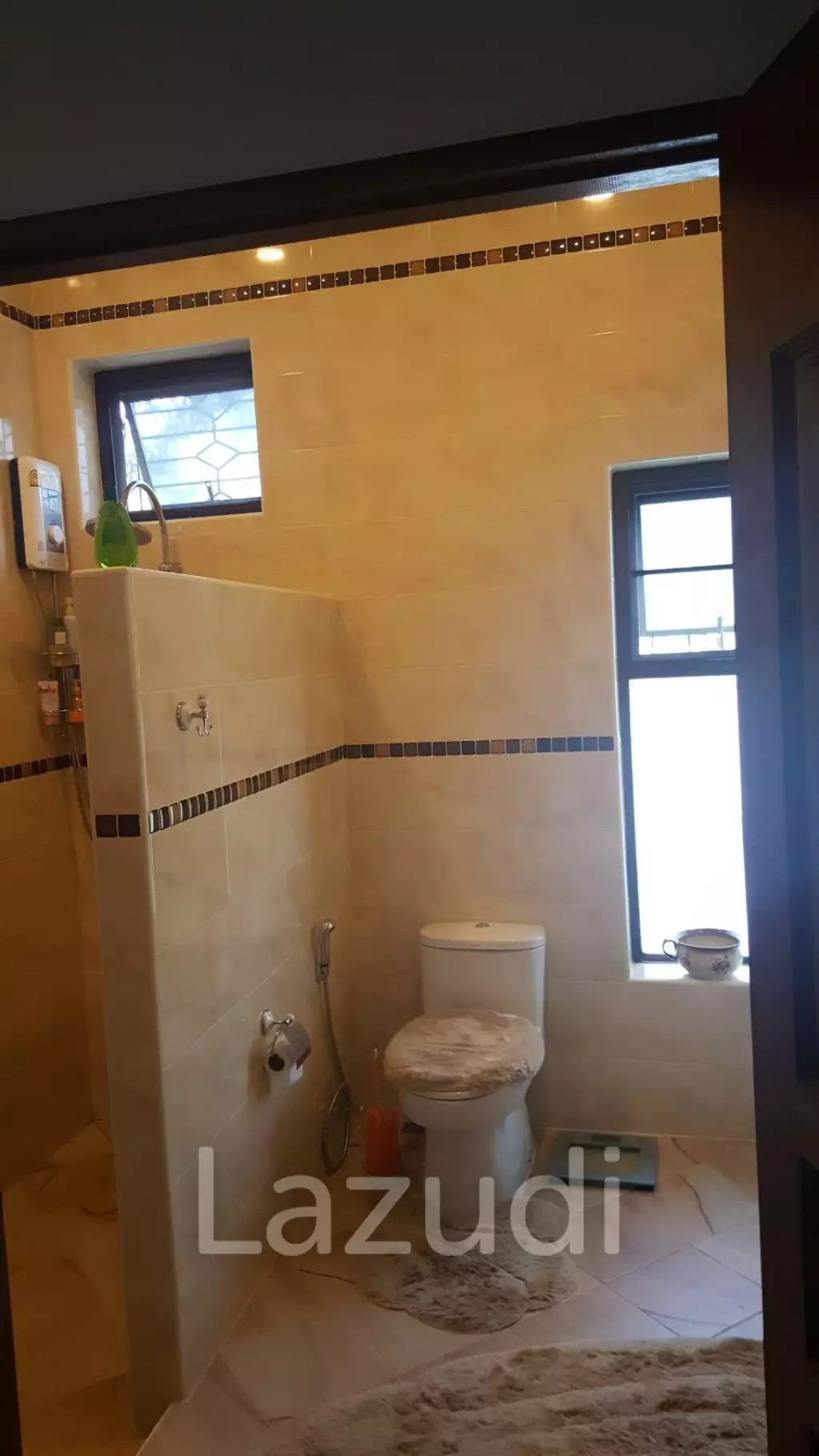 Beachfront house for sale at Bang Saphan