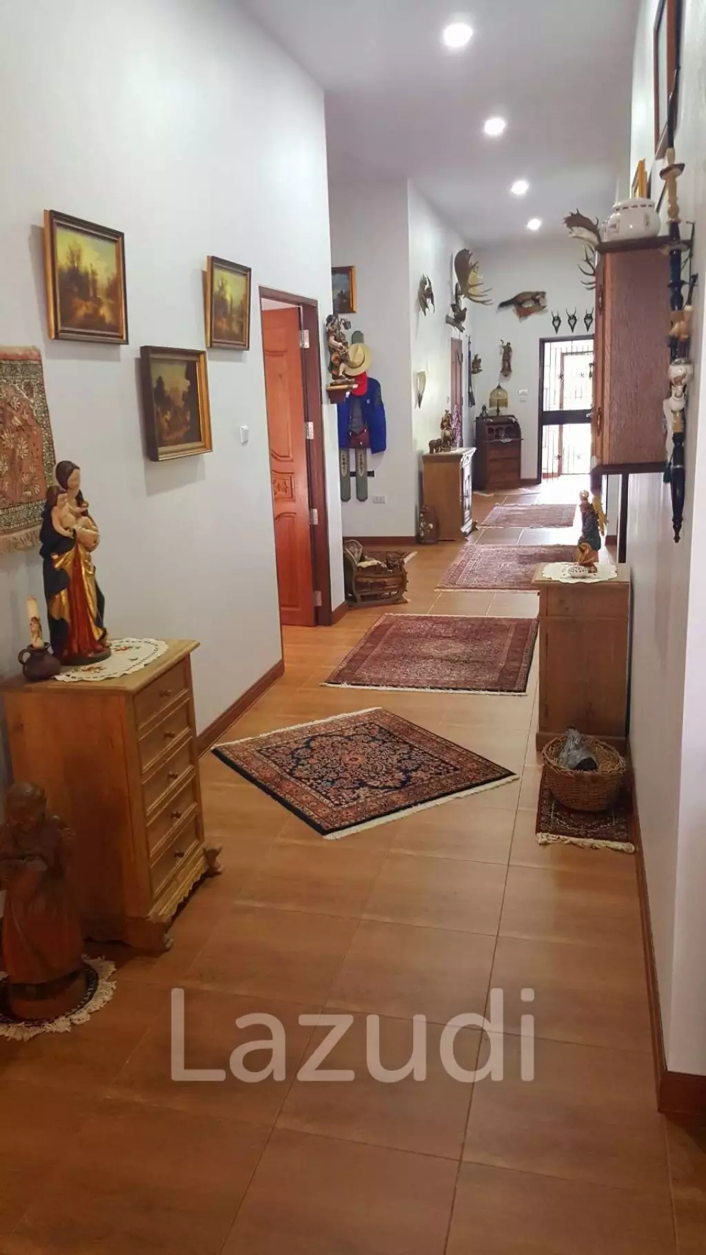 Beachfront house for sale at Bang Saphan