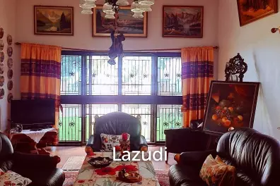 Beachfront house for sale at Bang Saphan
