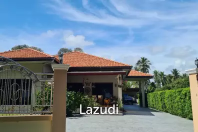 Beachfront house for sale at Bang Saphan