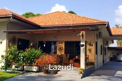 Beachfront house for sale at Bang Saphan