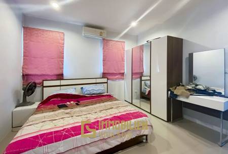 La Sierra: 2 Schlafzimmer Pool Villa in der Soi 102