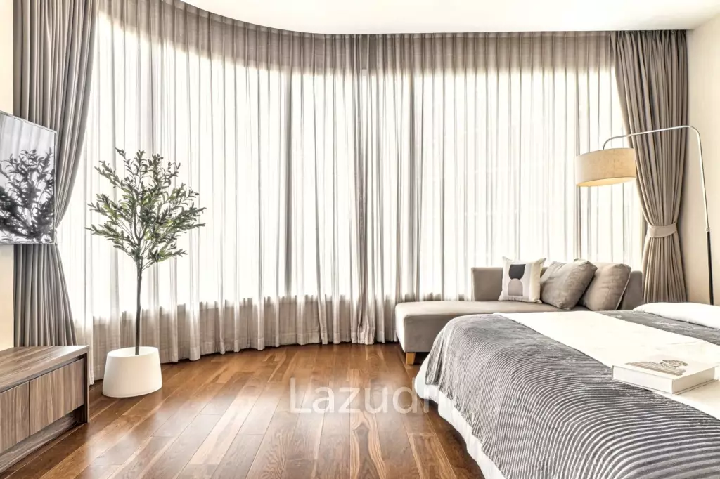 3 Bedrooms 3 Bathrooms 160 Sq.M. Menam Residence