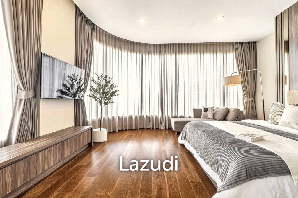 3 Bedrooms 3 Bathrooms 160 Sq.M. Menam Residence