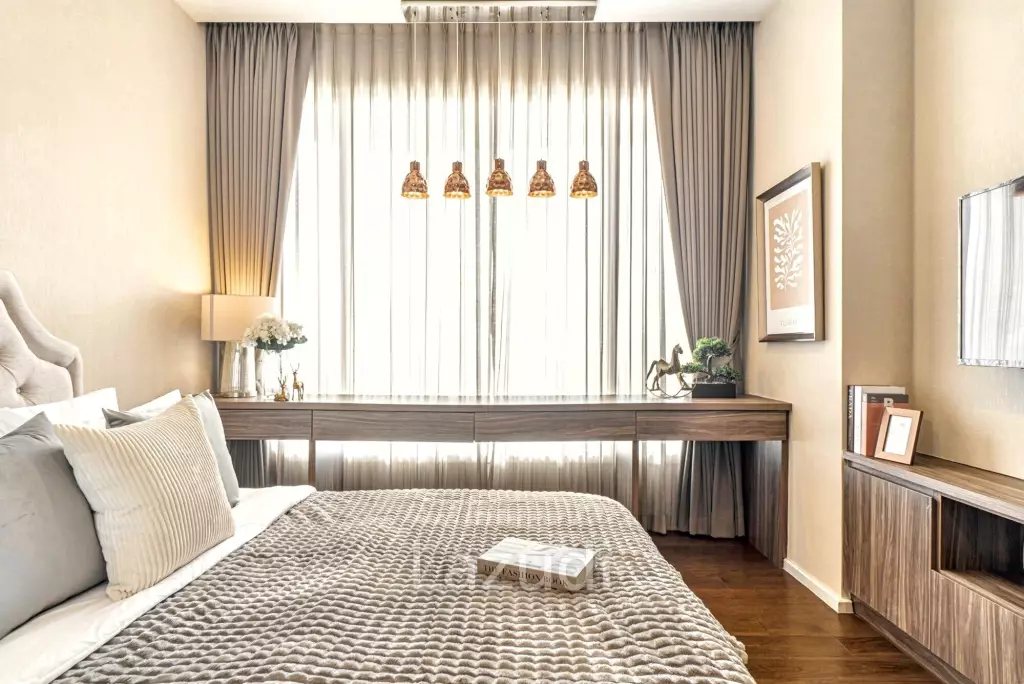 3 Bedrooms 3 Bathrooms 160 Sq.M. Menam Residence