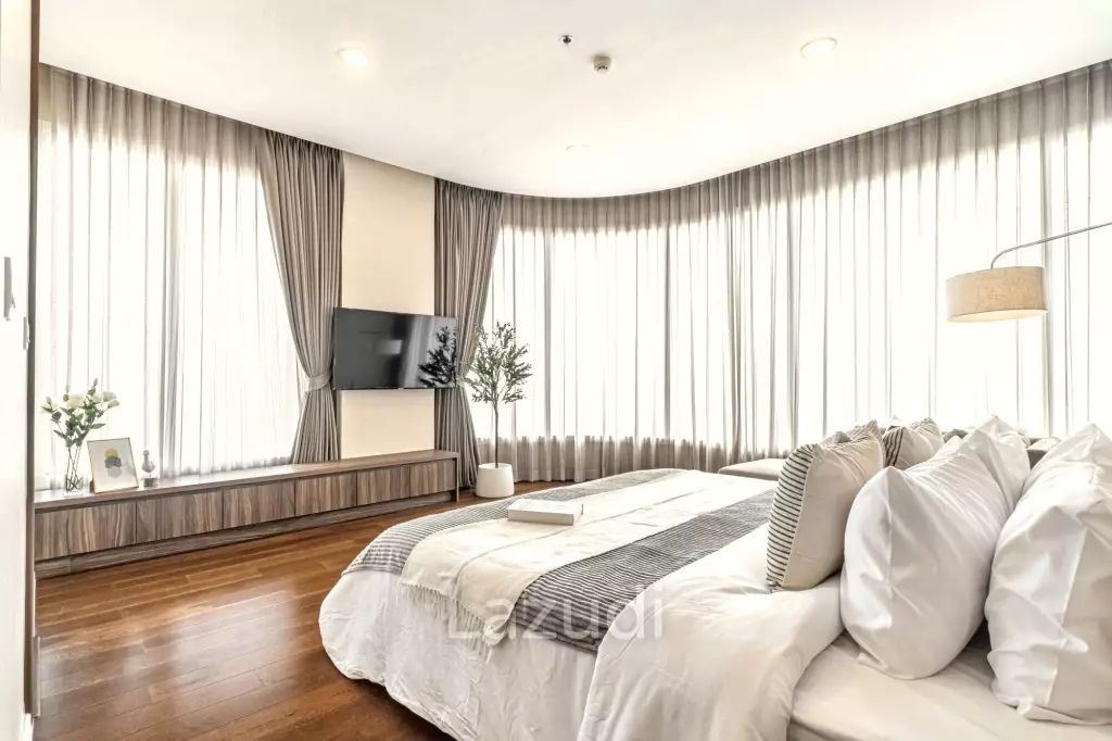 3 Bedrooms 3 Bathrooms 160 Sq.M. Menam Residence