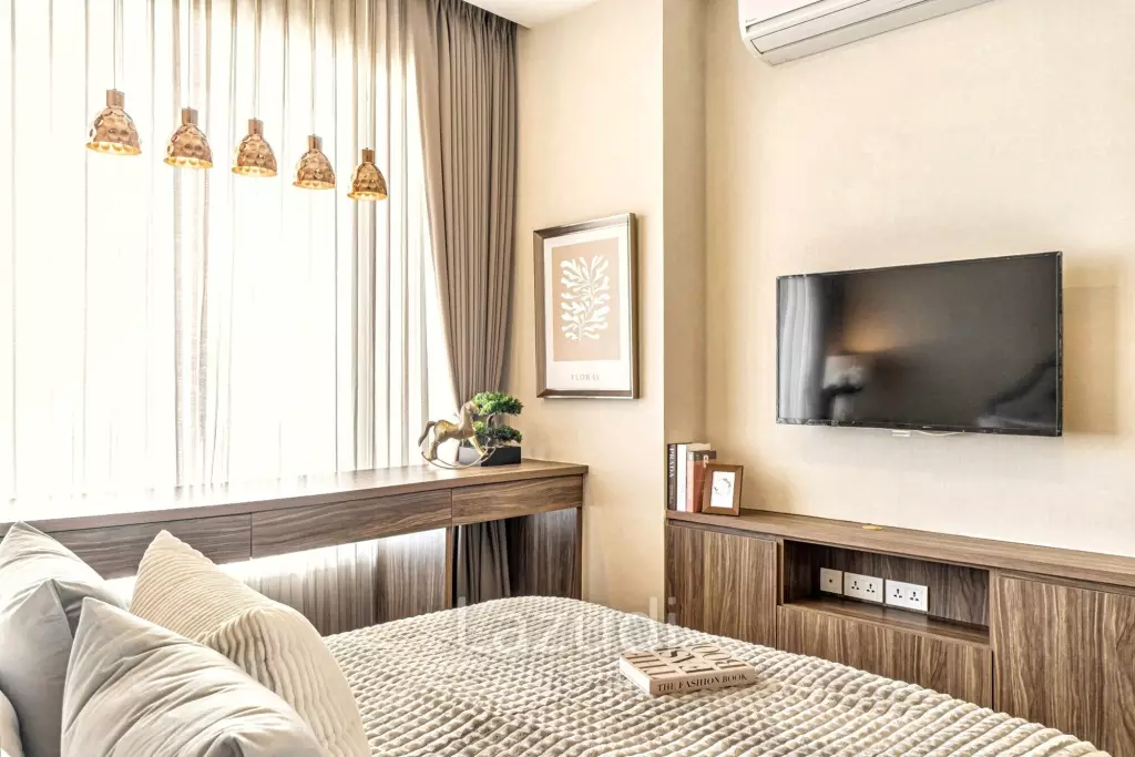 3 Bedrooms 3 Bathrooms 160 Sq.M. Menam Residence
