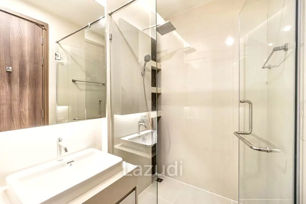 3 Bedrooms 3 Bathrooms 160 Sq.M. Menam Residence