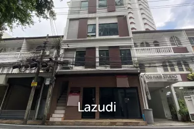 Property in Sukhumvit 49 | Ideal Location for Japanese Expat Living | High Popularity among Expats and Locals | 150 sqm Space for Rent