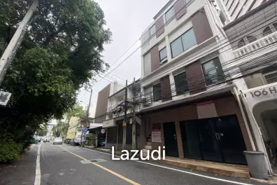 Property in Sukhumvit 49 | Ideal Location for Japanese Expat Living | High Popularity among Expats and Locals | 150 sqm Space for Rent