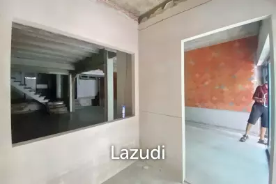Property in Sukhumvit 49 | Ideal Location for Japanese Expat Living | High Popularity among Expats and Locals | 150 sqm Space for Rent