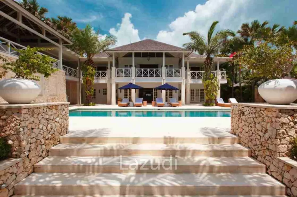 Absolute Cliff front villa in Secure Estate