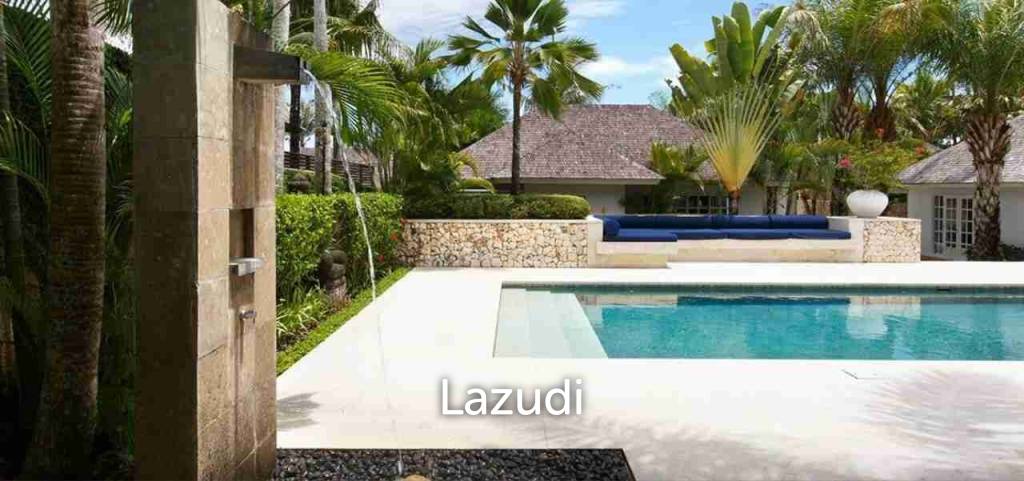 Absolute Cliff front villa in Secure Estate