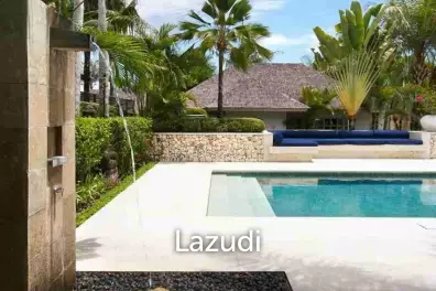 Absolute Cliff front villa in Secure Estate