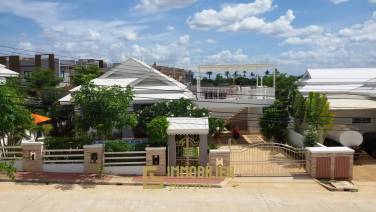 The 9 Khao Tao: Pool Villa with 3 Bedrooms and 3 Bathrooms The 9 Khao Tao: Pool Villa with 3 Bedrooms and 3 Bathrooms