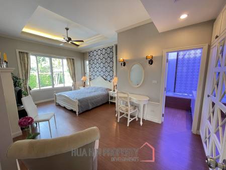 The 9 Khao Tao: Pool Villa with 3 Bedrooms and 3 Bathrooms