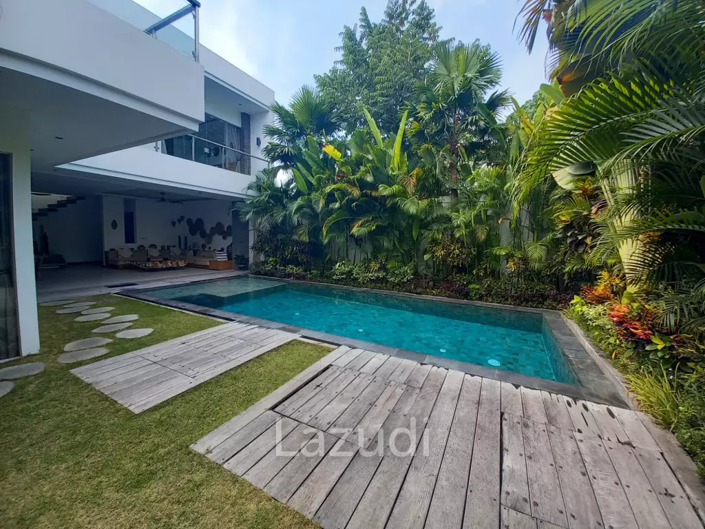 Amazing 4 Bedroom Leasehold Villa in Drupadi Seminyak