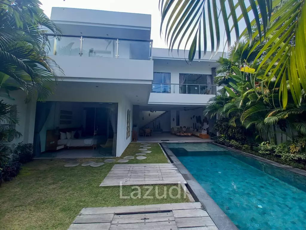 Amazing 4 Bedroom Leasehold Villa in Drupadi Seminyak