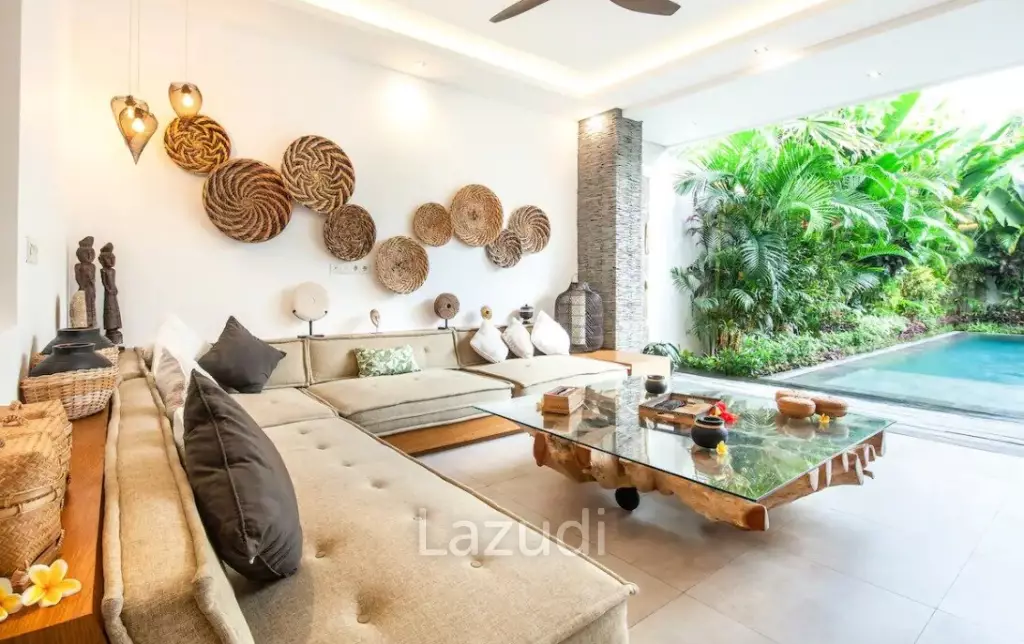 Amazing 4 Bedroom Leasehold Villa in Drupadi Seminyak