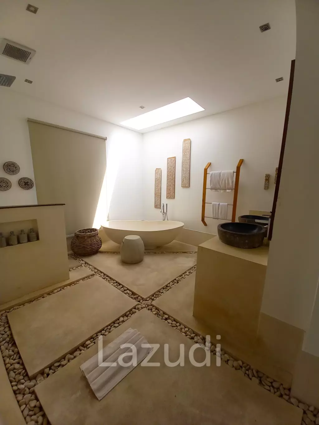 Amazing 4 Bedroom Leasehold Villa in Drupadi Seminyak