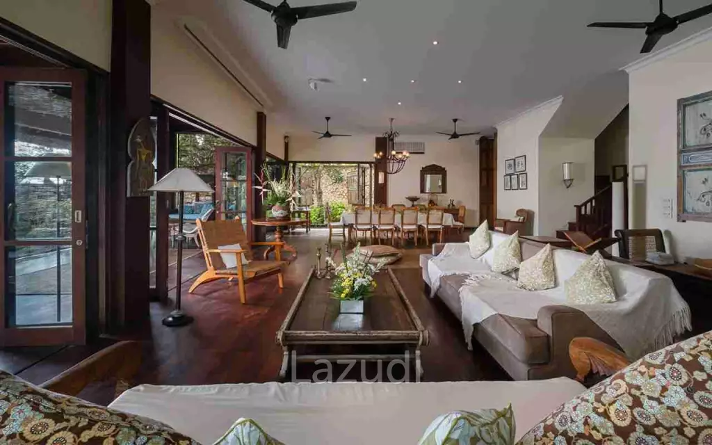 Traditional Style Villa In Pantai Lima