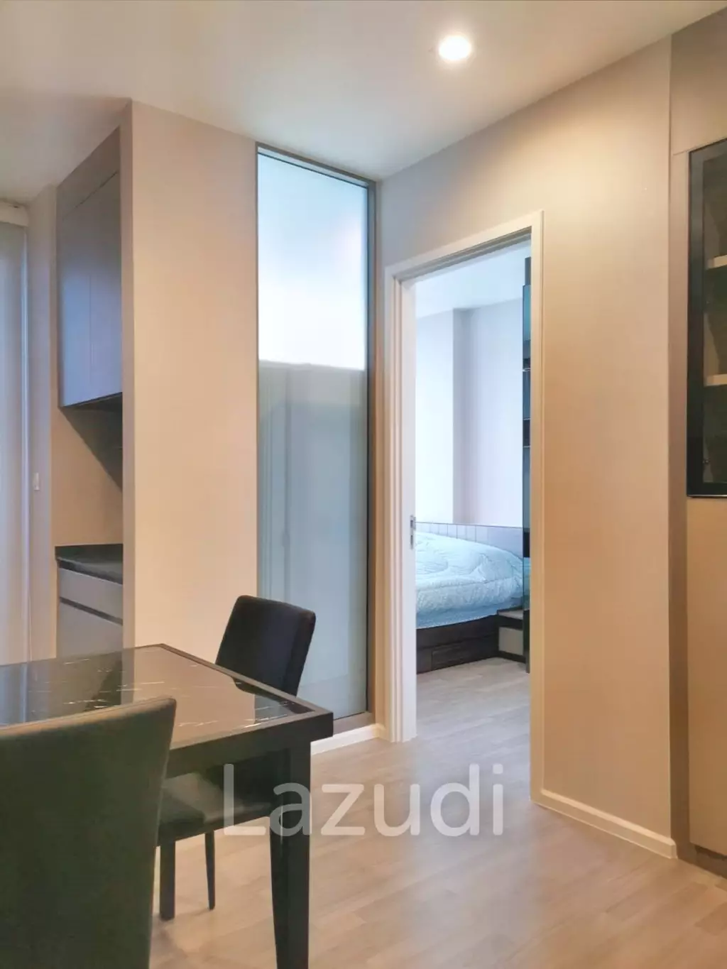 1 Bed 1 Bath 35 SQ.M The Room Sukhumvit 69