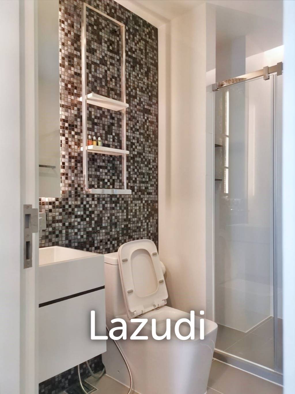 1 Bed 1 Bath 35 SQ.M The Room Sukhumvit 69