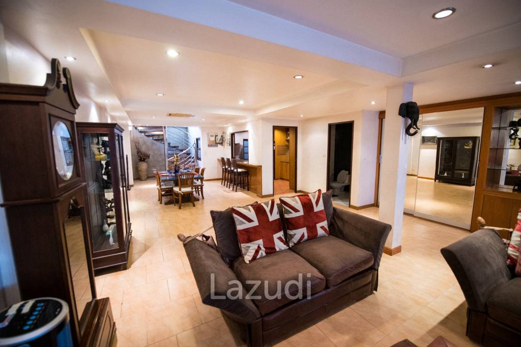 4 Bed 5 Bath 440 SQ.M Townhouse at Sukhumvit 39