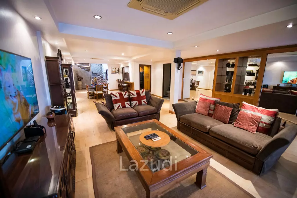 440 sqm modern 3 storey townhouse in Khlong Tan Nuea Watthana Bangkok