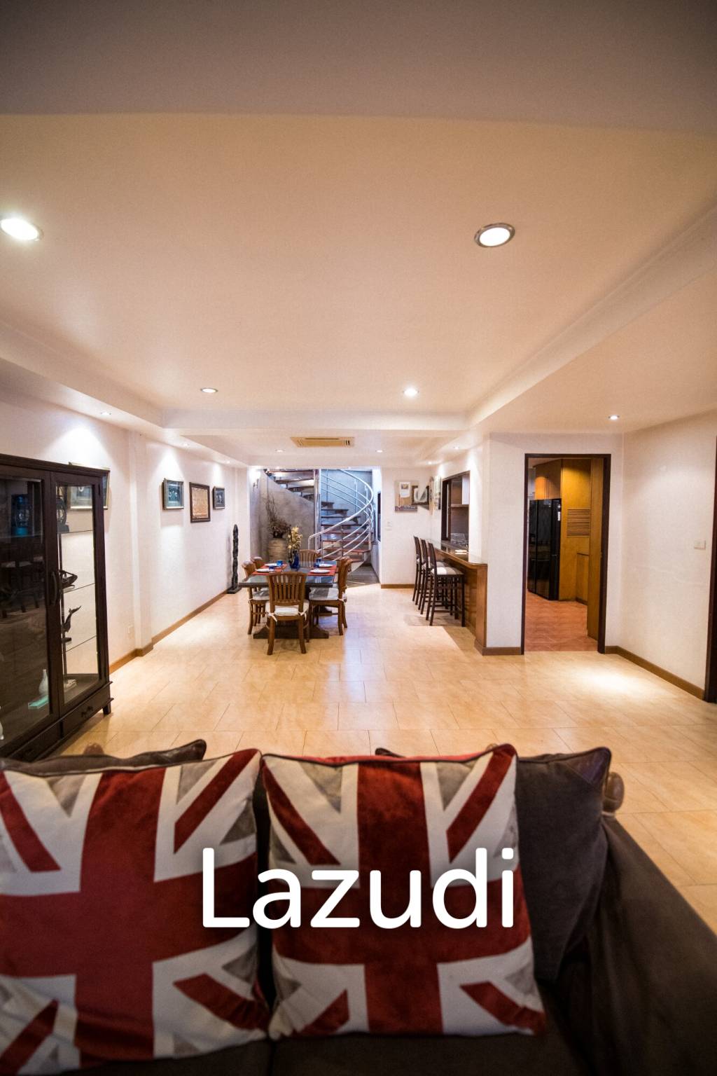 440 sqm modern 3 storey townhouse in Khlong Tan Nuea Watthana Bangkok