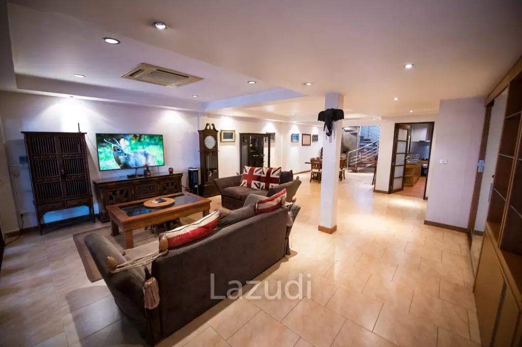 440 sqm modern 3 storey townhouse in Khlong Tan Nuea Watthana Bangkok