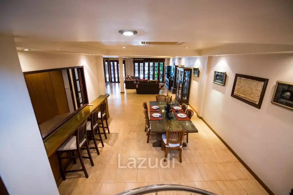 440 sqm modern 3 storey townhouse in Khlong Tan Nuea Watthana Bangkok