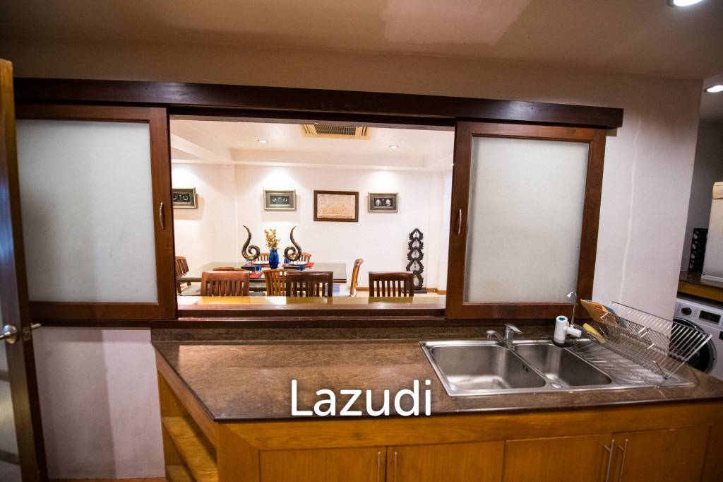 440 sqm modern 3 storey townhouse in Khlong Tan Nuea Watthana Bangkok