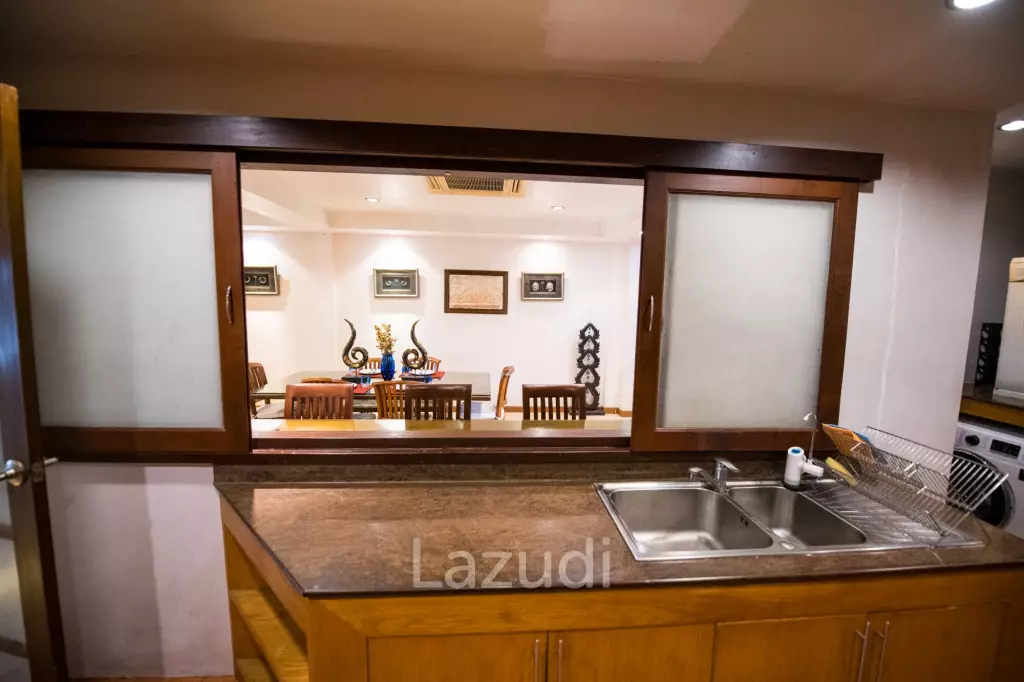 440 sqm modern 3 storey townhouse in Khlong Tan Nuea Watthana Bangkok