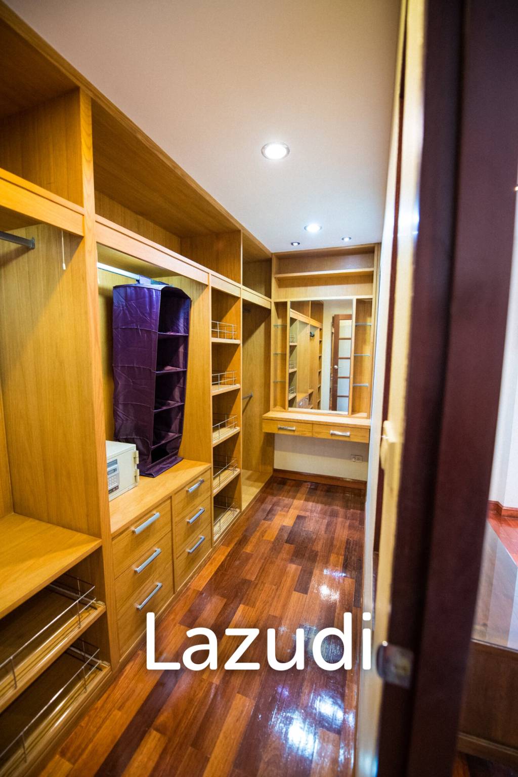 440 sqm modern 3 storey townhouse in Khlong Tan Nuea Watthana Bangkok