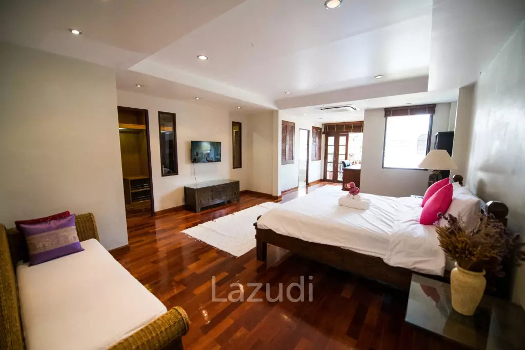 440 sqm modern 3 storey townhouse in Khlong Tan Nuea Watthana Bangkok