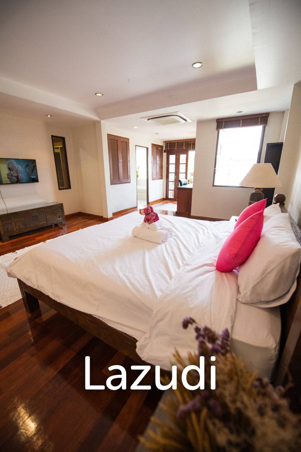 440 sqm modern 3 storey townhouse in Khlong Tan Nuea Watthana Bangkok