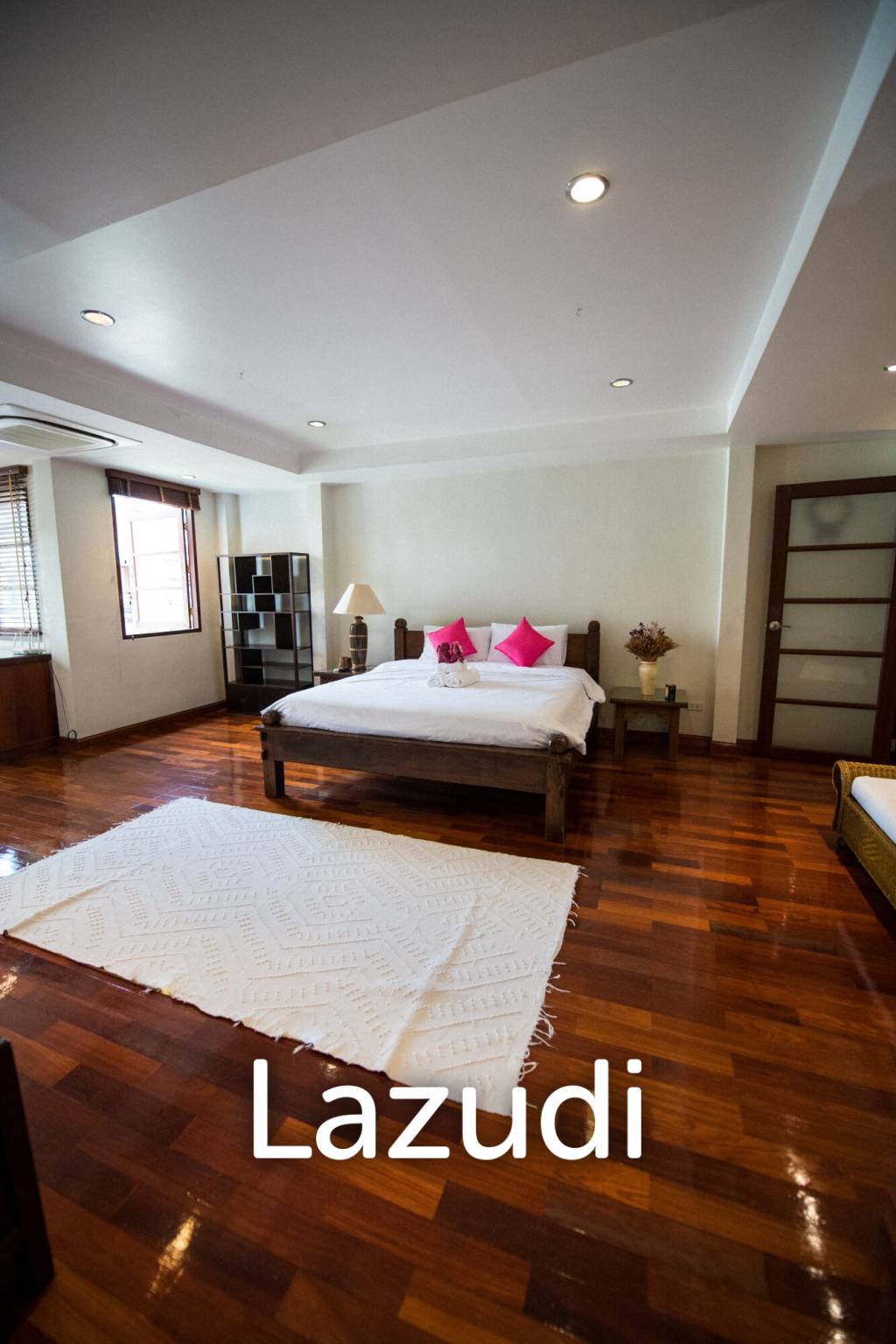 440 sqm modern 3 storey townhouse in Khlong Tan Nuea Watthana Bangkok