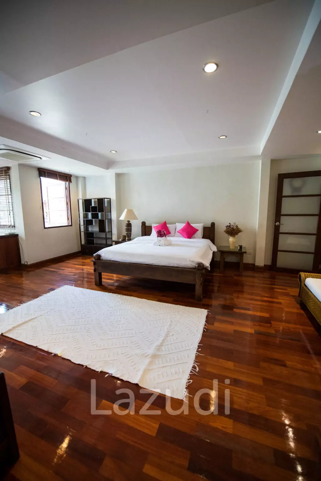 440 sqm modern 3 storey townhouse in Khlong Tan Nuea Watthana Bangkok