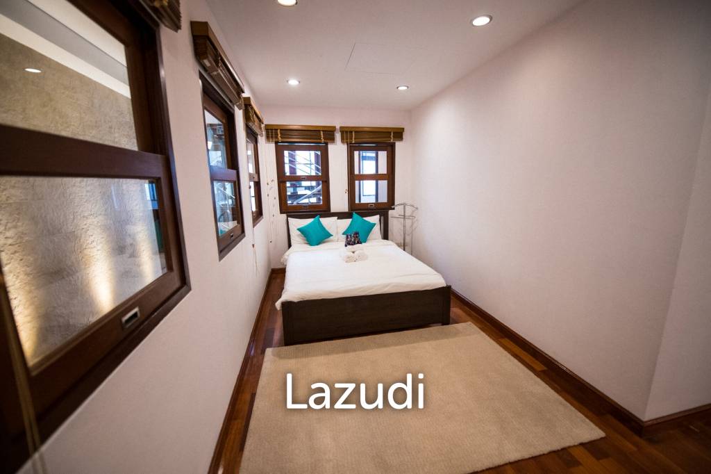 440 sqm modern 3 storey townhouse in Khlong Tan Nuea Watthana Bangkok