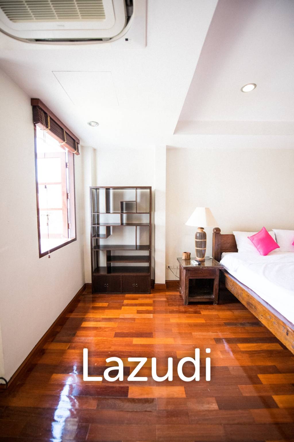 440 sqm modern 3 storey townhouse in Khlong Tan Nuea Watthana Bangkok