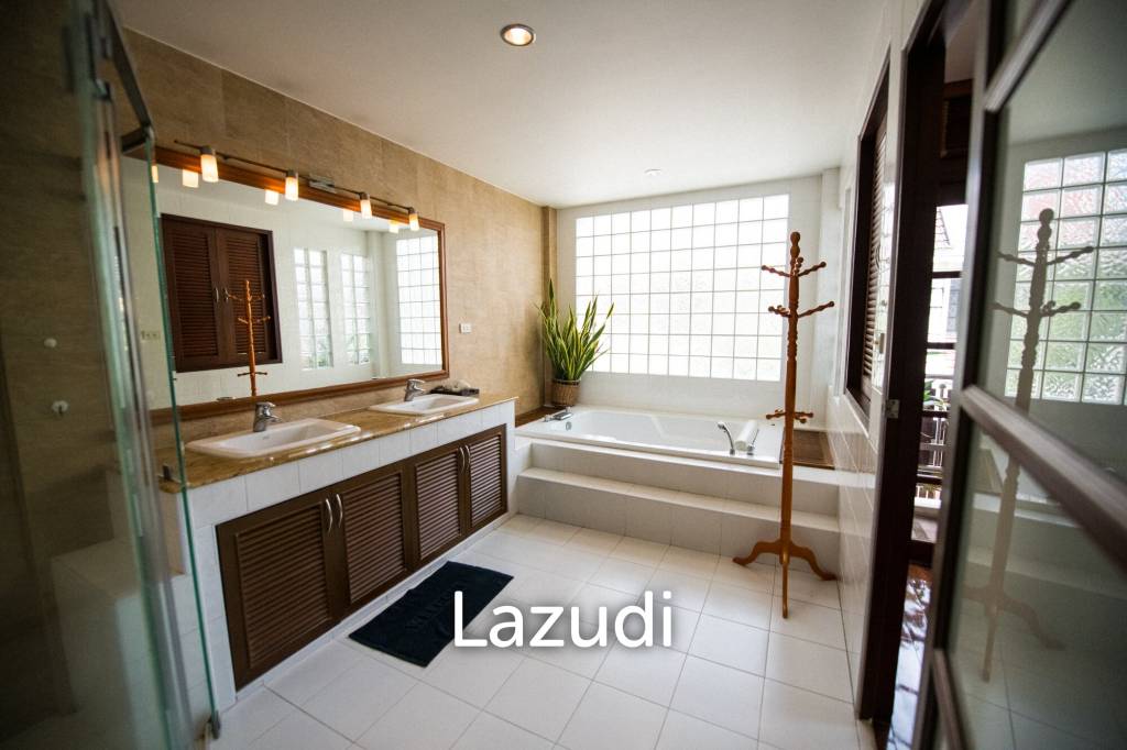 440 sqm modern 3 storey townhouse in Khlong Tan Nuea Watthana Bangkok