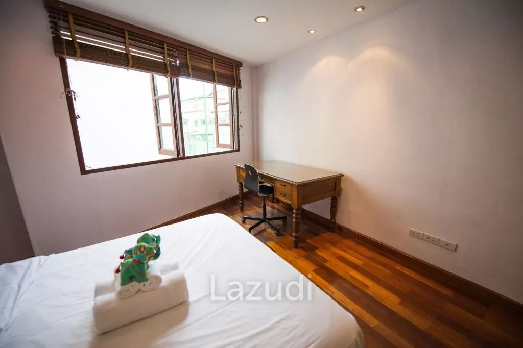 440 sqm modern 3 storey townhouse in Khlong Tan Nuea Watthana Bangkok