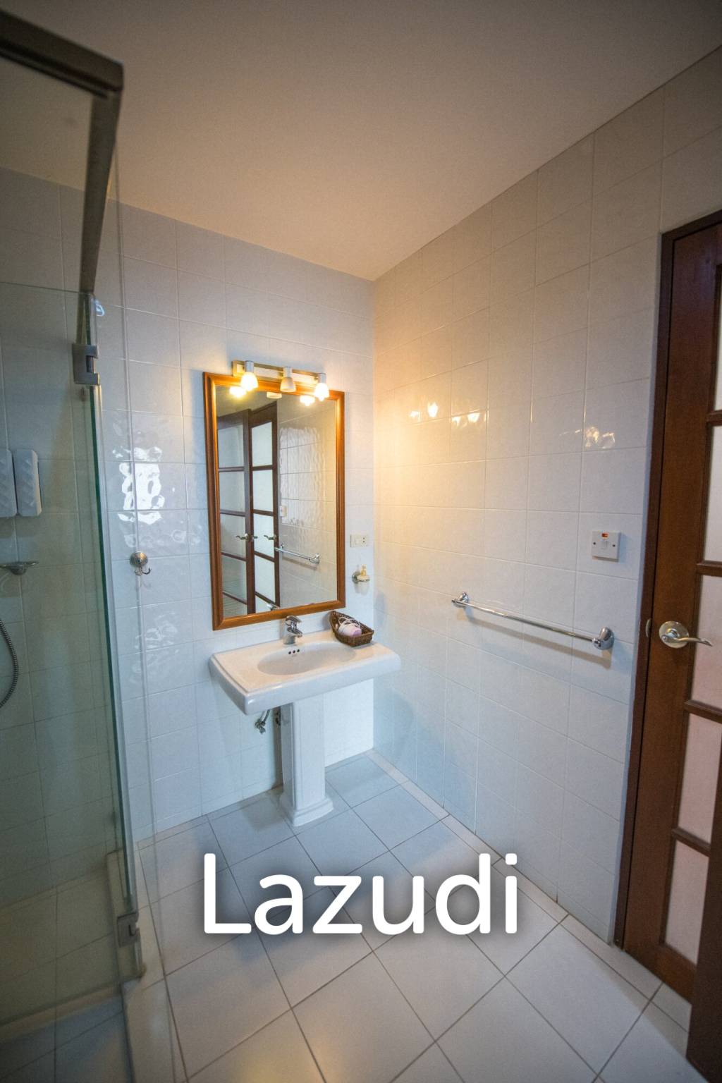 440 sqm modern 3 storey townhouse in Khlong Tan Nuea Watthana Bangkok