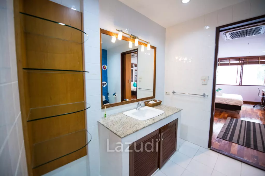 440 sqm modern 3 storey townhouse in Khlong Tan Nuea Watthana Bangkok