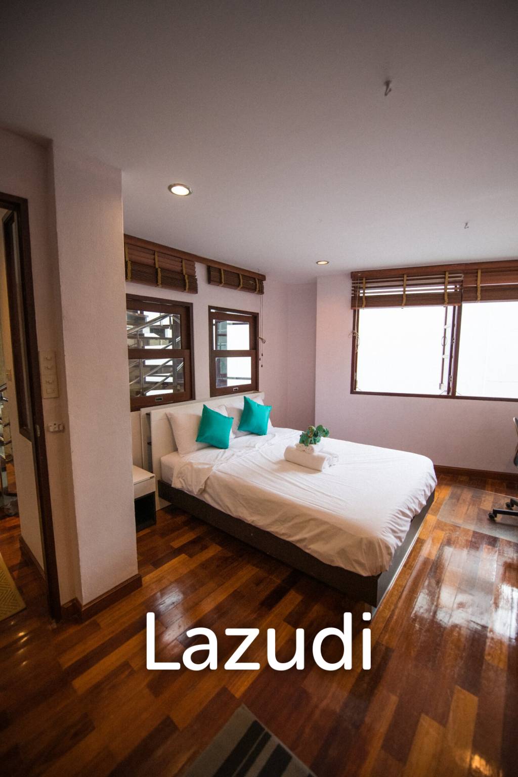 440 sqm modern 3 storey townhouse in Khlong Tan Nuea Watthana Bangkok