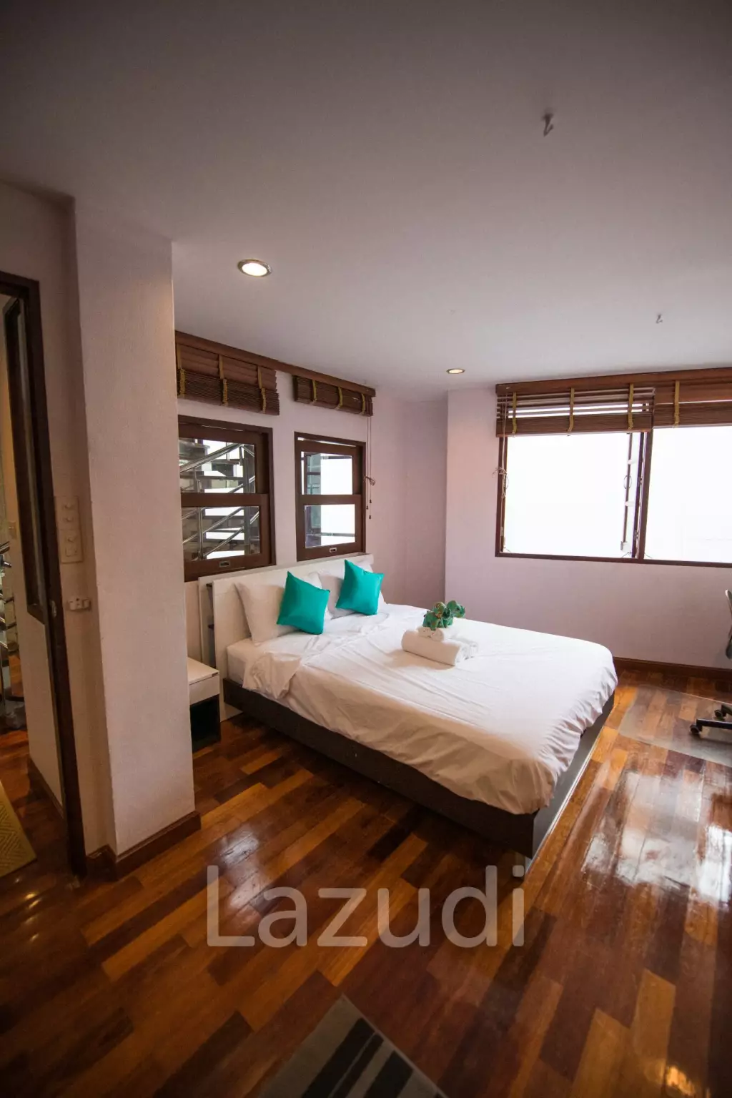440 sqm modern 3 storey townhouse in Khlong Tan Nuea Watthana Bangkok
