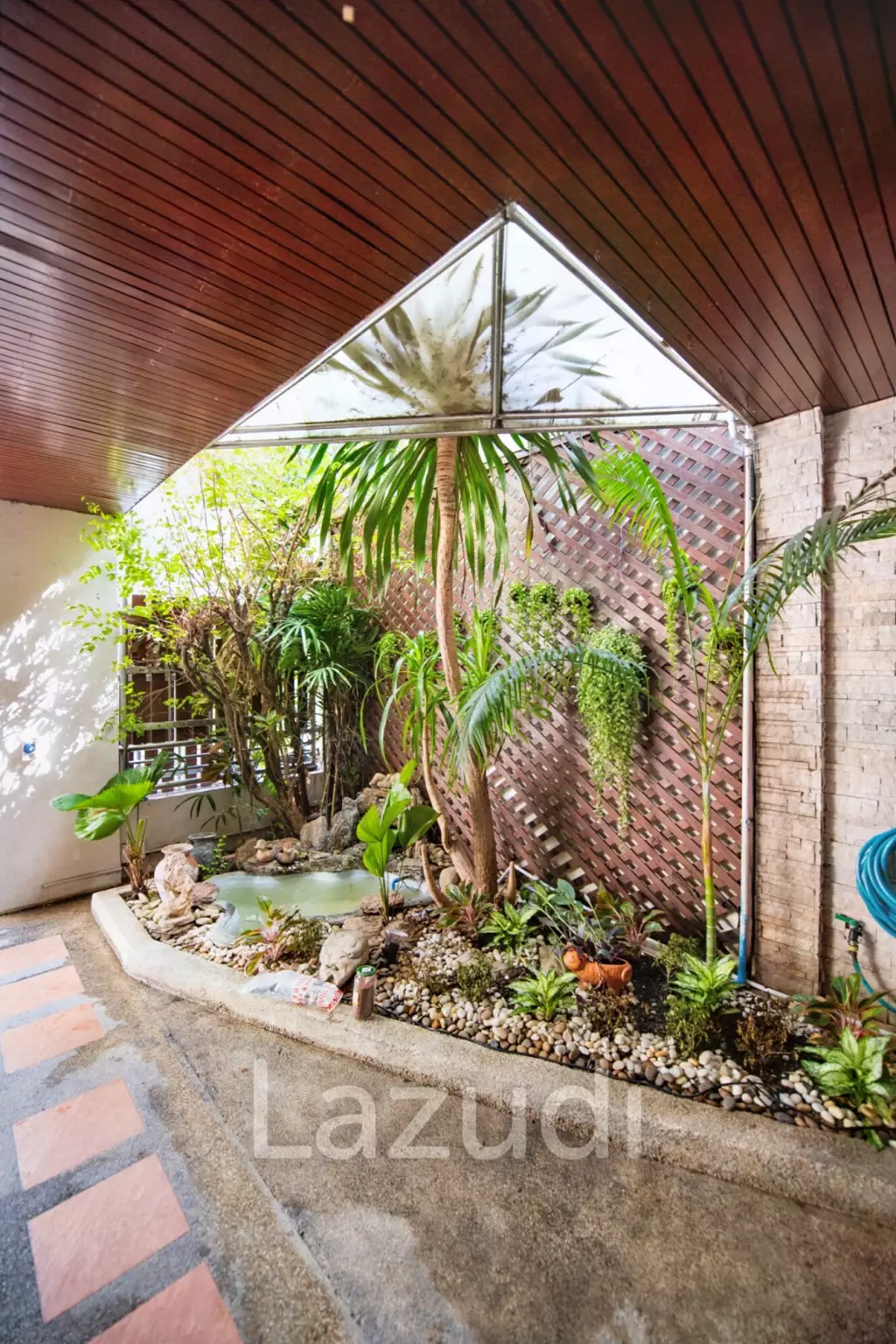 440 sqm modern 3 storey townhouse in Khlong Tan Nuea Watthana Bangkok