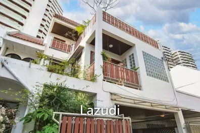 440 sqm modern 3 storey townhouse in Khlong Tan Nuea Watthana Bangkok