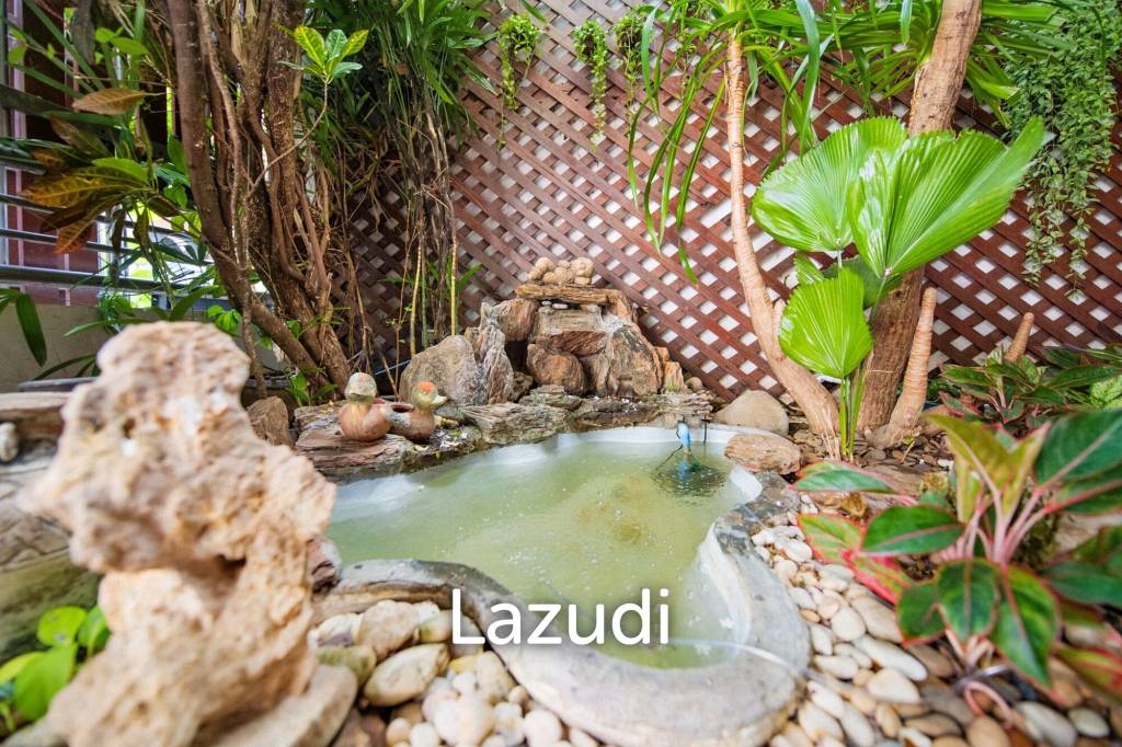 440 sqm modern 3 storey townhouse in Khlong Tan Nuea Watthana Bangkok